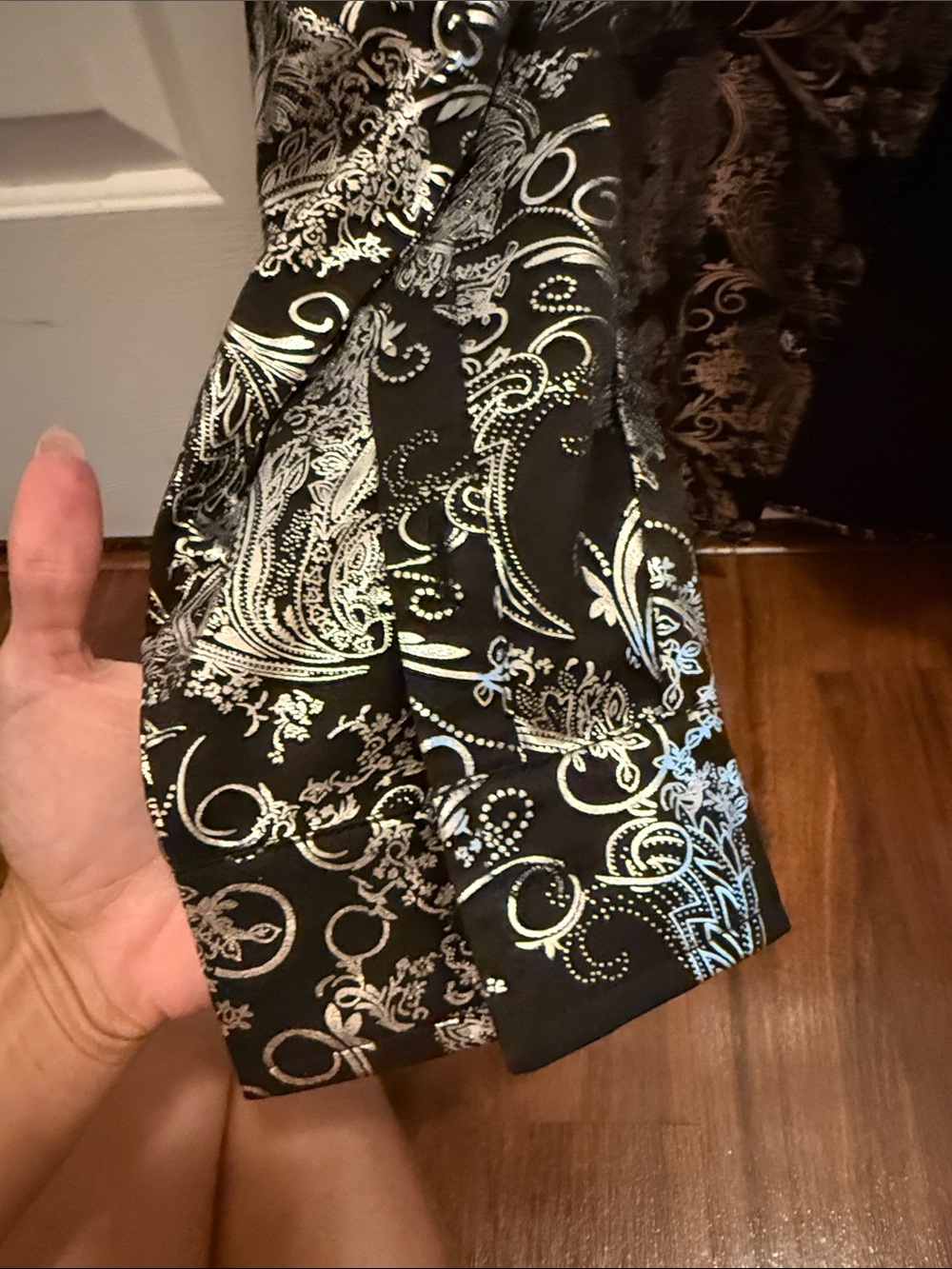 ZERoyaa Black Paisley Dress Shirt for Men - Picture 4 of 6